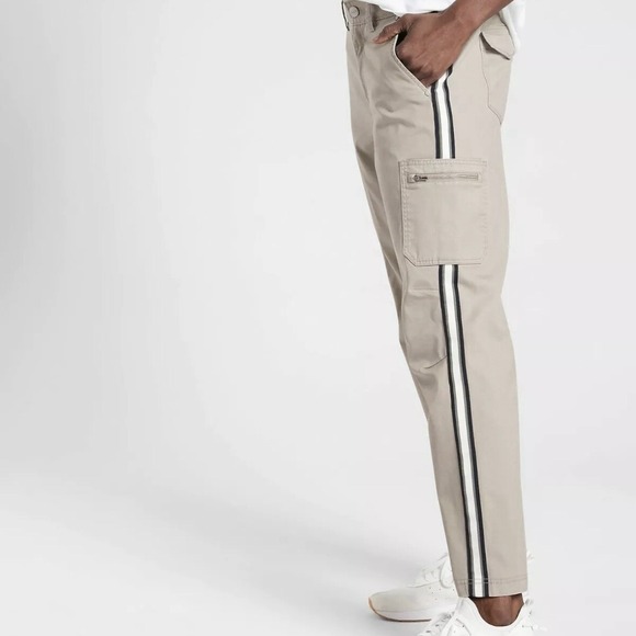 NWT Athleta Summit Cargo Pants Women's 2 Beige Utility UPF Relaxed Fit Carpenter - Picture 16 of 16